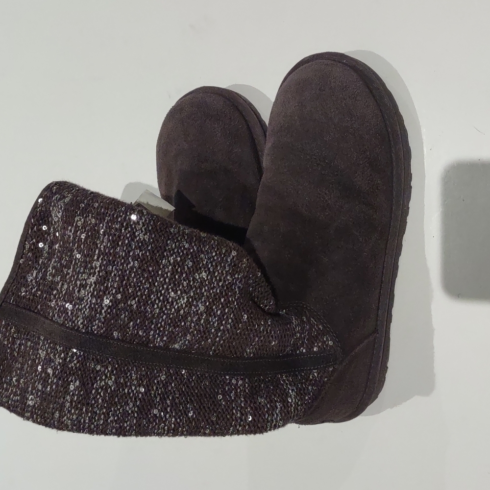 UGG boots ๐ผ๐โ๏ธ - Picture 3 of 12